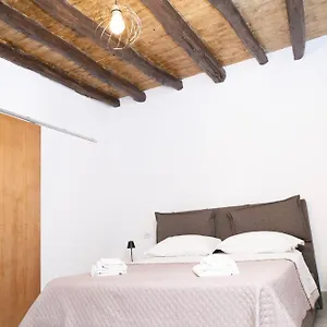 politeama-house.sicilyhotelsitaly.net/